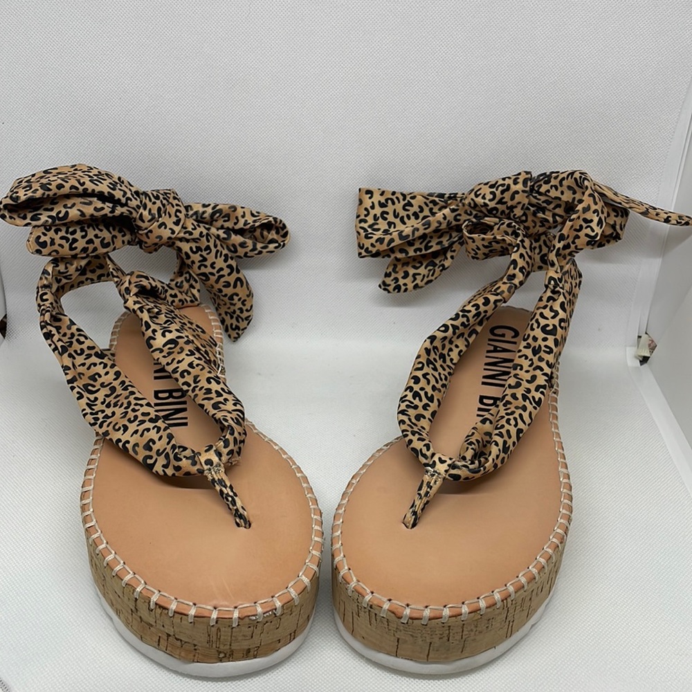 NWOT Gianni Bini Animal Print Ankle Strap Sandals - size 8.5 medium